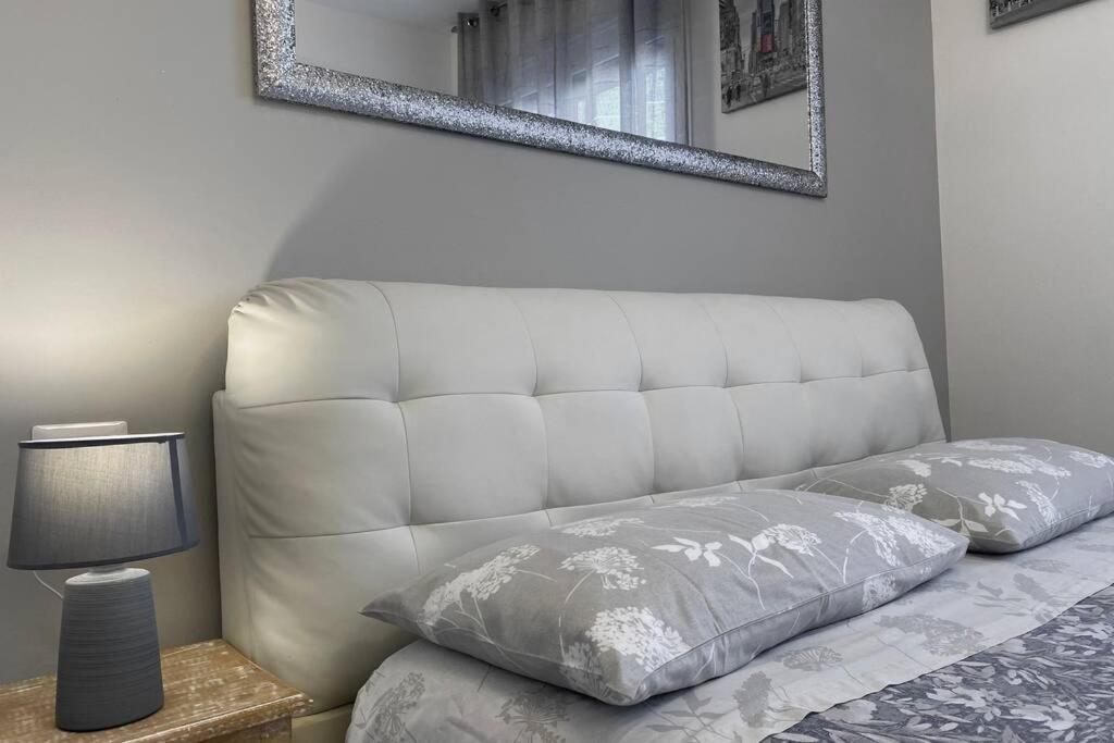 Apartment In Milan - Bicocca Near University Exterior photo